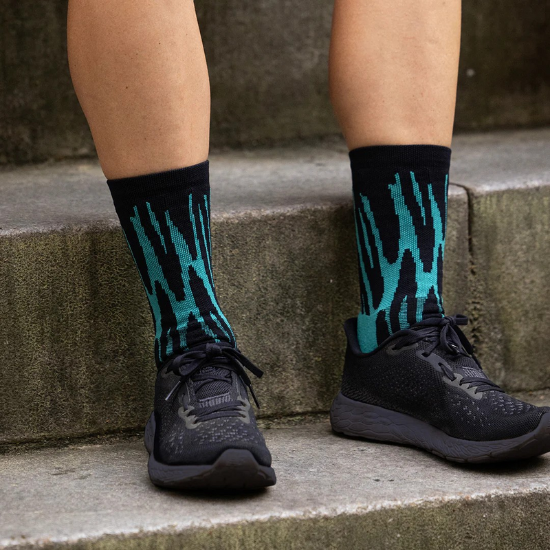 rnnr Marathon Crew Sock - Drippy Cheetah Teal